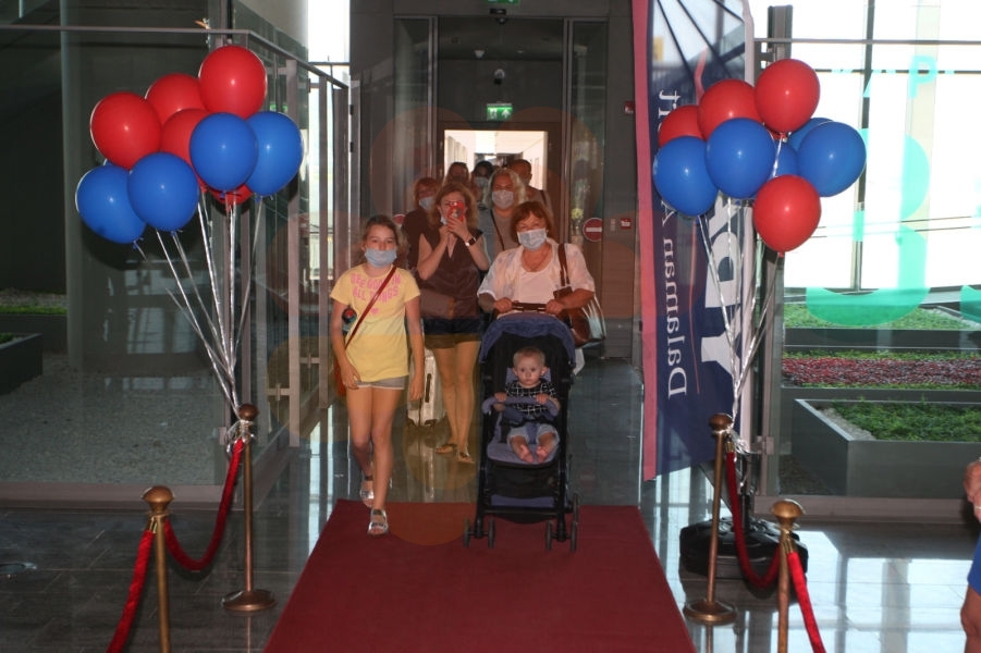 Даламан аэропорт встречает первых туристов